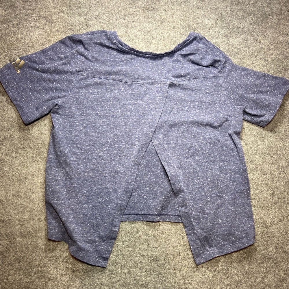 ADIDAS GIRLS SPLIT BACK T-SHIRT SIZE MEDIUM - Picture 2 of 5